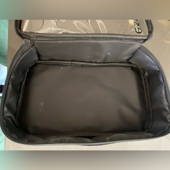 Esum Make Up Bag - Picture 11 of 15